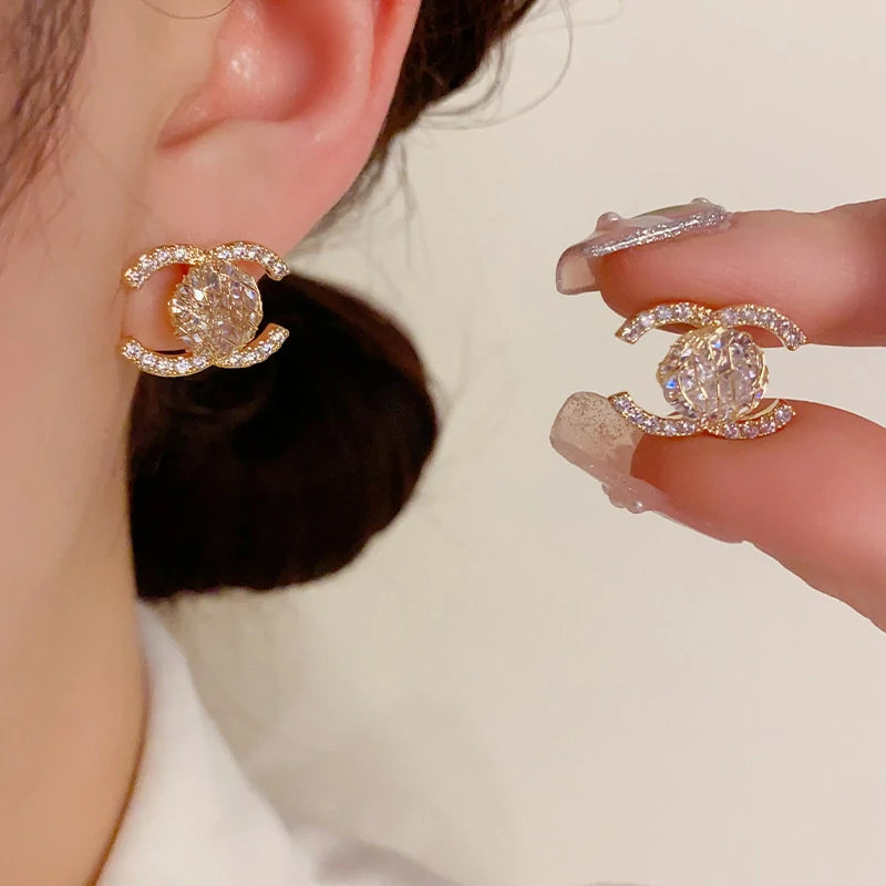 🔥 LAST DAY 90% OFF: The Viral "Interlocking Halo" Premium Studs