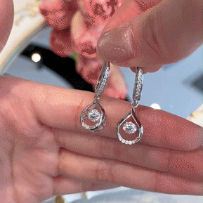 🔥 LAST DAY 90% OFF: 1-Carat "Dancing" Moissanite Earrings – The Pure S925 Comfort & Sparkle You Deserve 💖