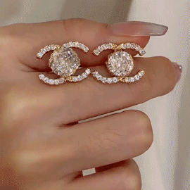 🔥 LAST DAY 90% OFF: The Viral "Interlocking Halo" Premium Studs